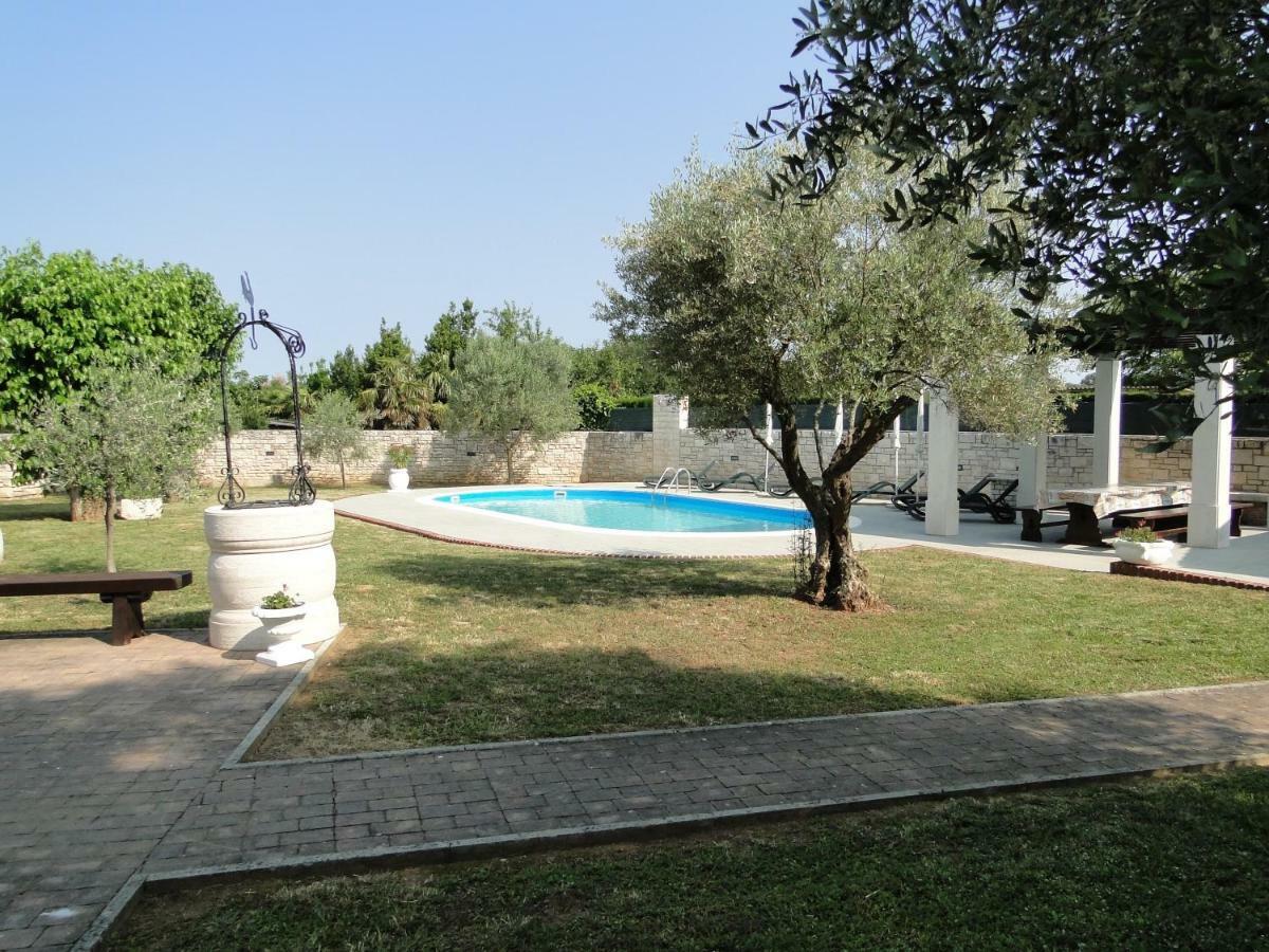 Apartments Villa Maran Umag Exterior photo