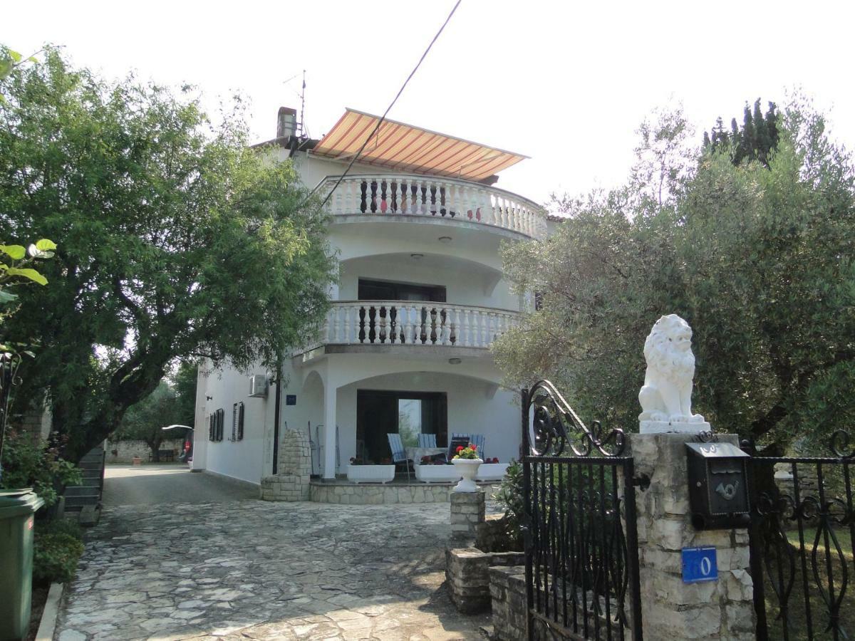 Apartments Villa Maran Umag Exterior photo