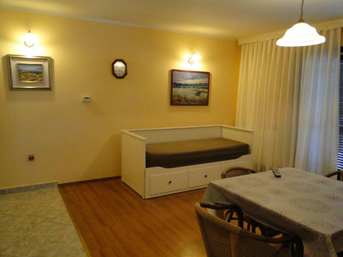 Apartments Villa Maran Umag Exterior photo